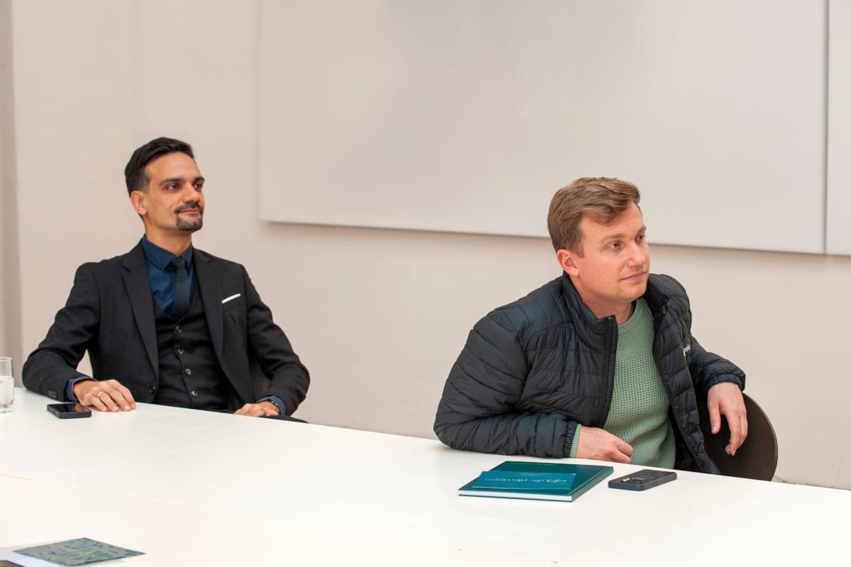 Foto aus Dialog zwischen Finanzwelt und Werten