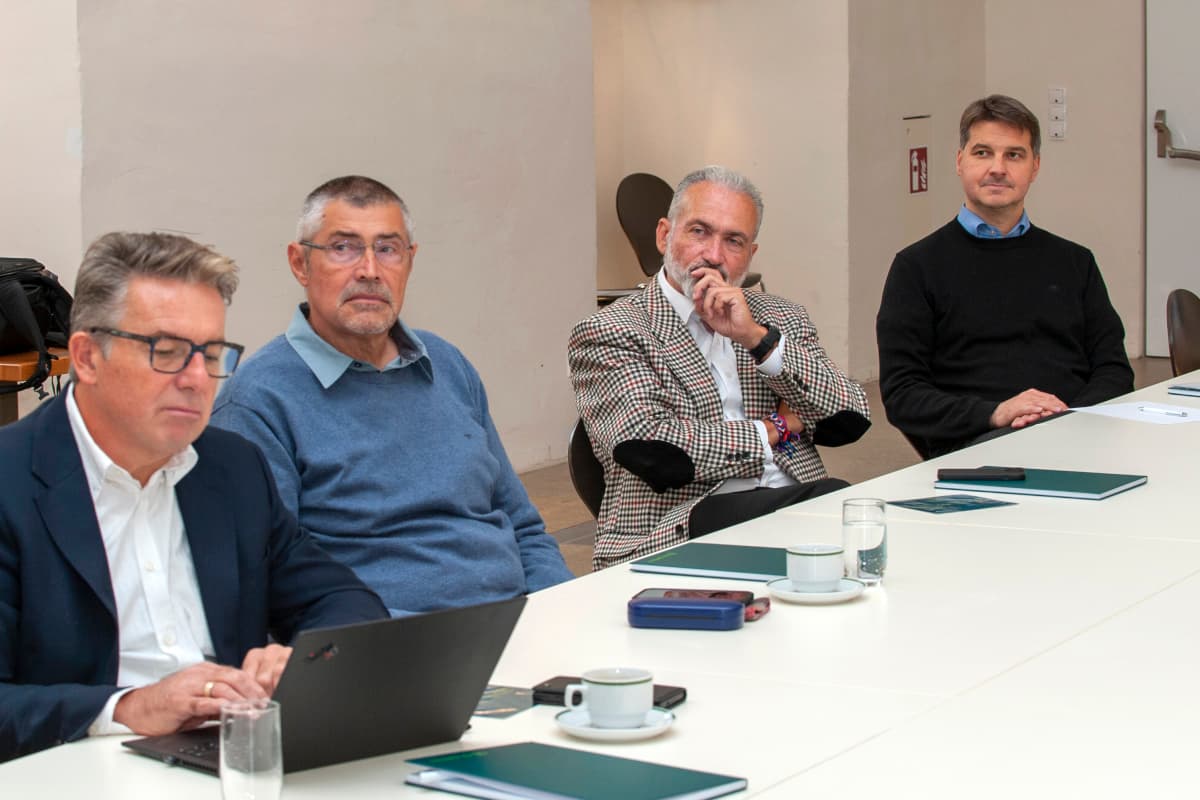 Foto aus Dialog zwischen Finanzwelt und Werten
