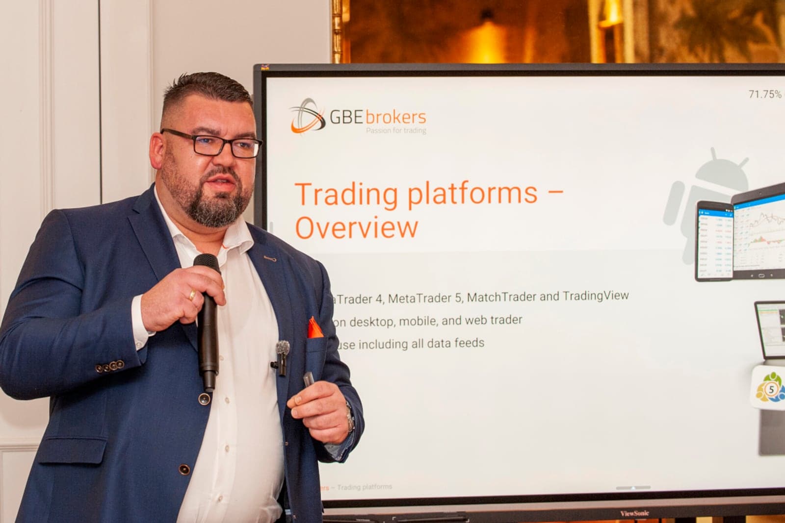 Lucas Hantschick präsentiert einen Überblick über Trading-Plattformen von GBE brokers